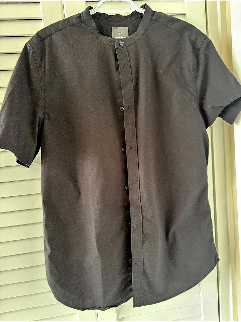 H&M Muscle Fit Short-Sleeve Grandad Collar Shirt Black Large